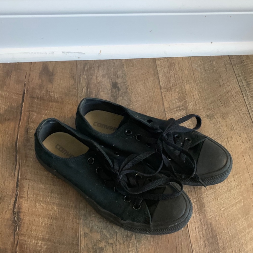 Black converse